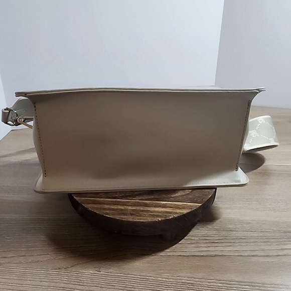 Steve Madden Bevie Cross Body Bag/Clutch w/ Air Pod Case Pouch Pumice - Picture 7 of 12